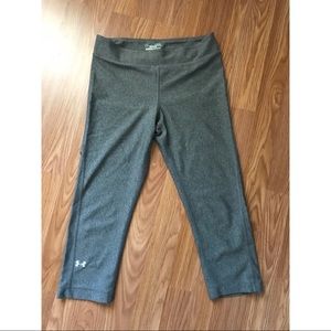 Underarmour mid crop leggings - size M